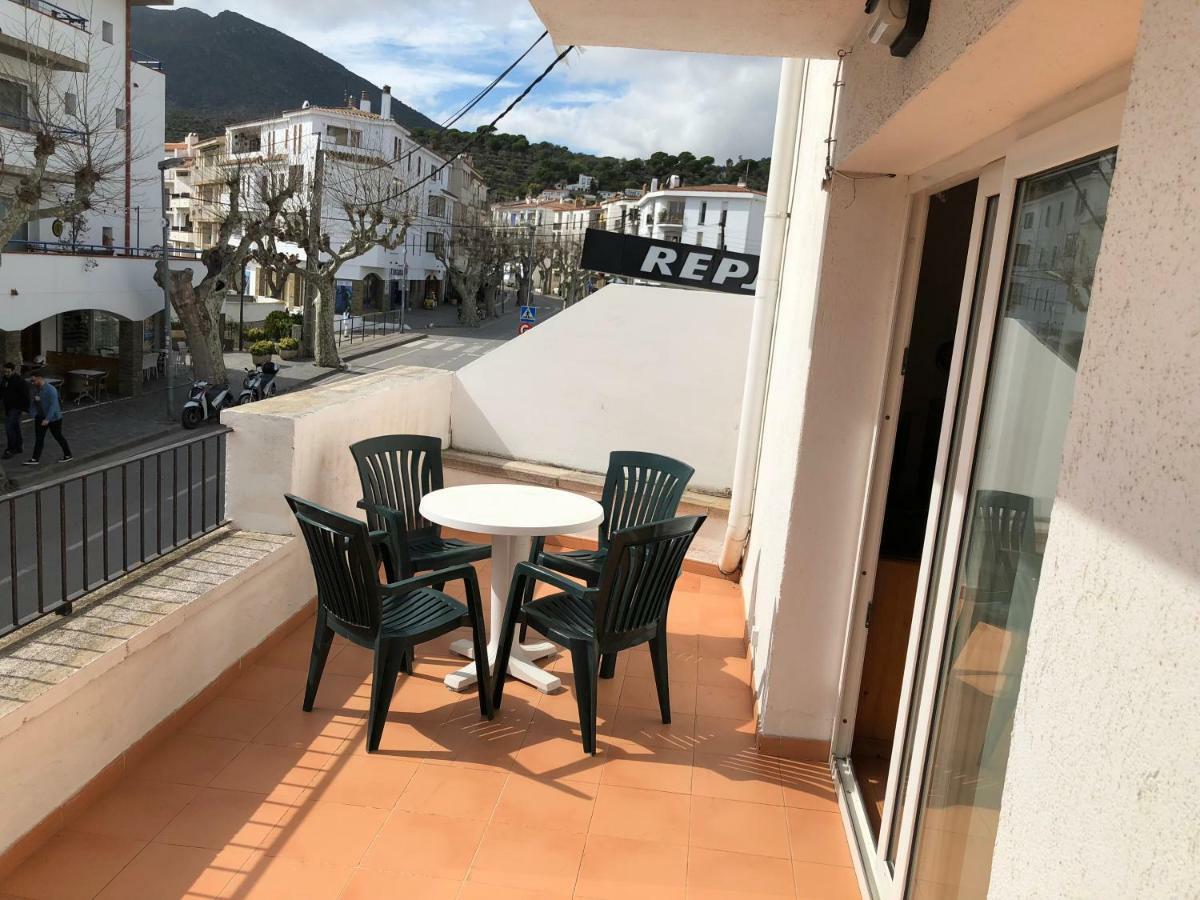 Apartaments S'Arenella Кадакес Екстериор снимка